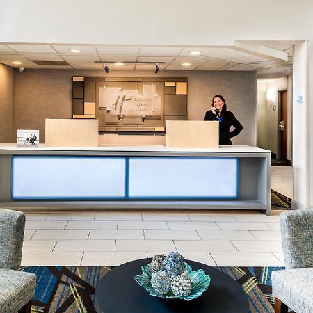 Holiday Inn Express & Suites Charlotte Arpt-Belmont By Ihg Exterior foto