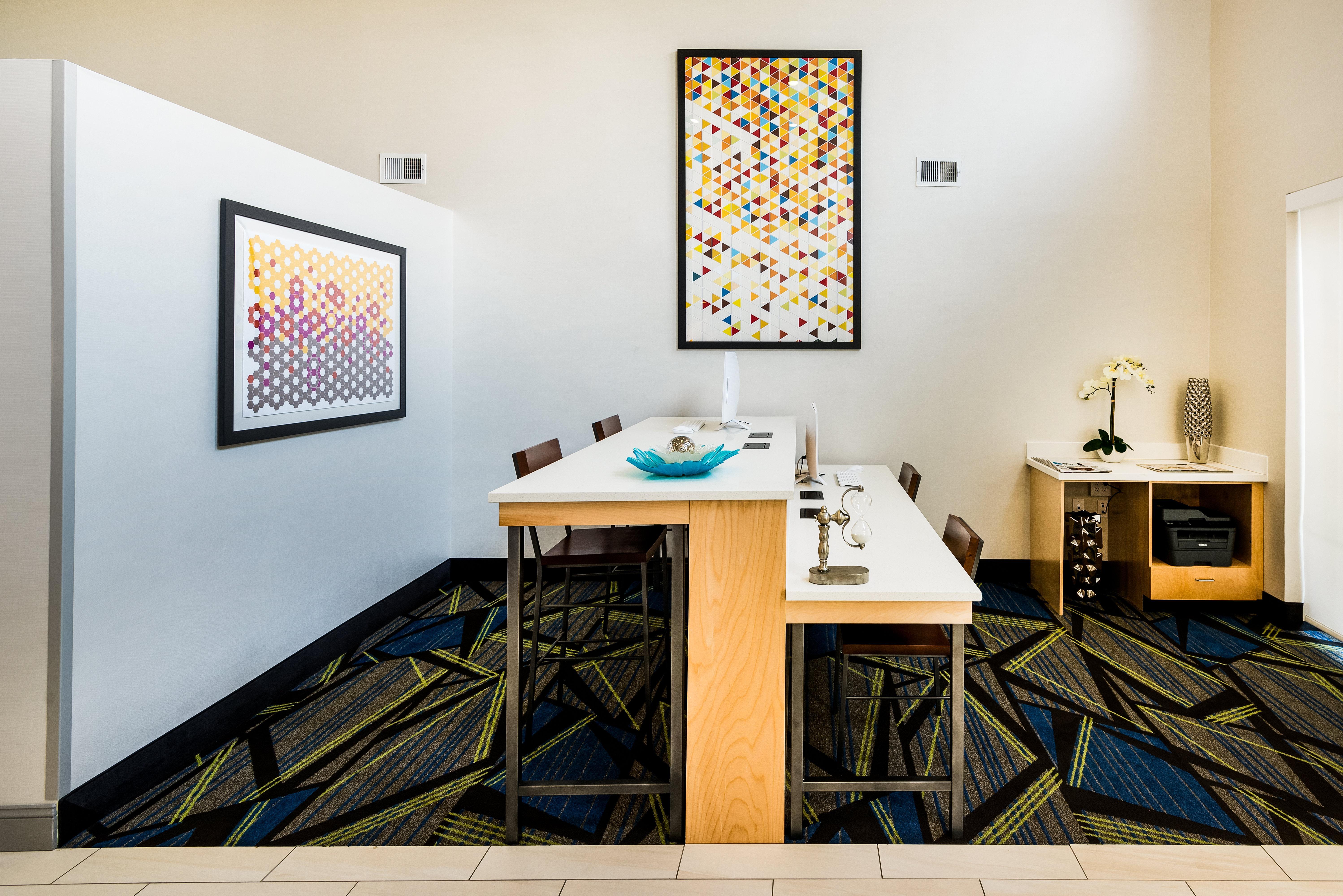 Holiday Inn Express & Suites Charlotte Arpt-Belmont By Ihg Exterior foto