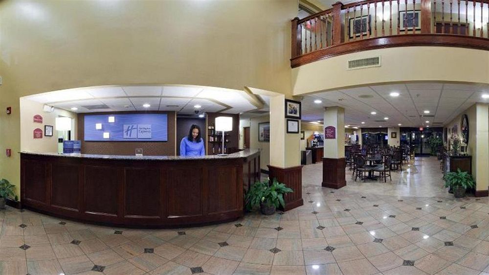 Holiday Inn Express & Suites Charlotte Arpt-Belmont By Ihg Exterior foto