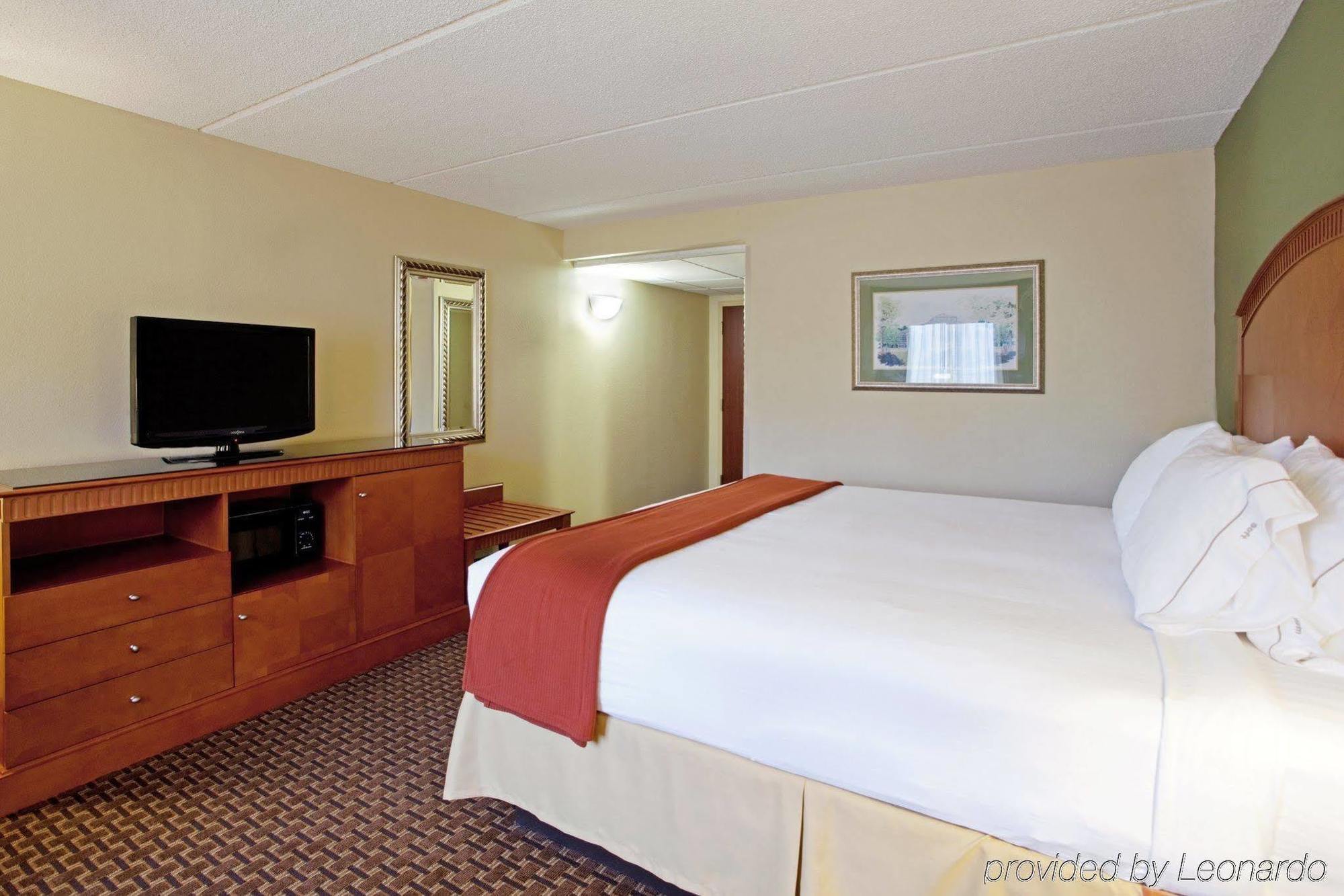 Holiday Inn Express & Suites Charlotte Arpt-Belmont By Ihg Zimmer foto