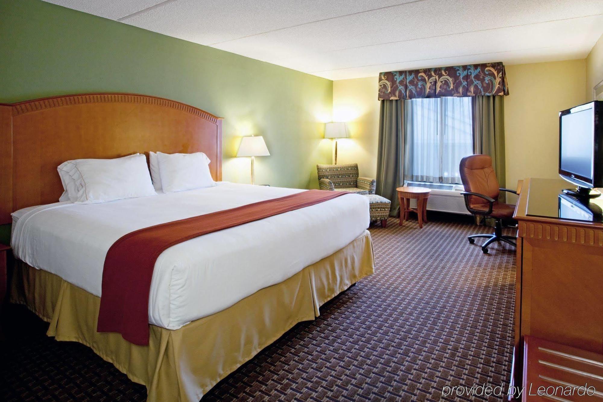 Holiday Inn Express & Suites Charlotte Arpt-Belmont By Ihg Exterior foto